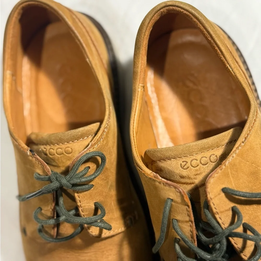 Ecco - Men’s - Tan Oxfords - Size 9
